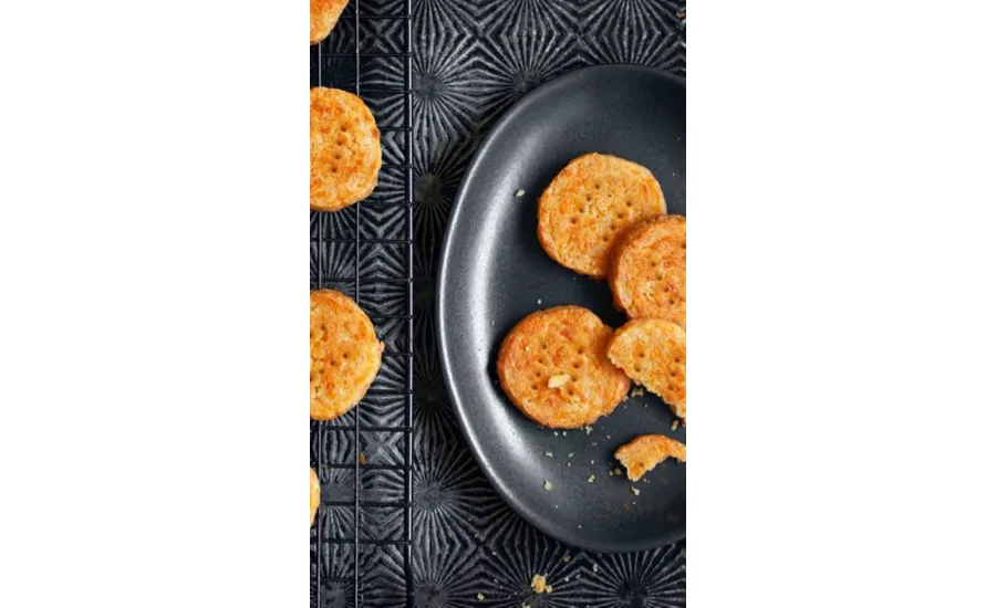 How to incorporate yeast extract in cheesy snacks