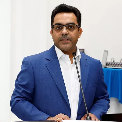Mukul LinkedIn1.png