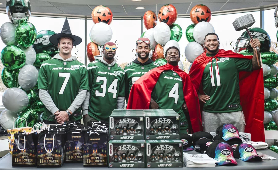 New York Jets players visit hospital