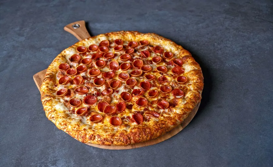 Round Table Pizza adds two baked items to its menu