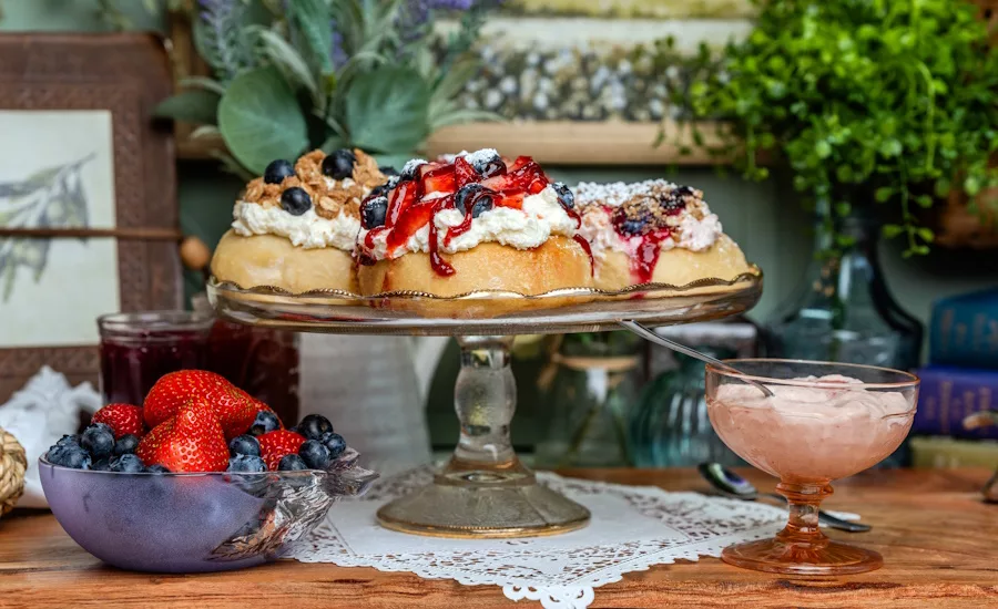 Cinnaholic debuts springtime-inspired desserts