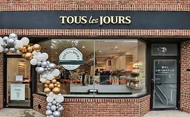 Tour Les Jours serves up tres bien bakery treats