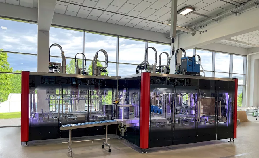 Somic Packaging case packer