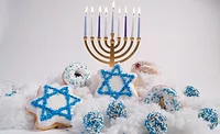 Pinkbox Doughnuts debuts Christmas and Hanukkah treats Pinkbox Doughnuts debuts Christmas and Hanukkah treats