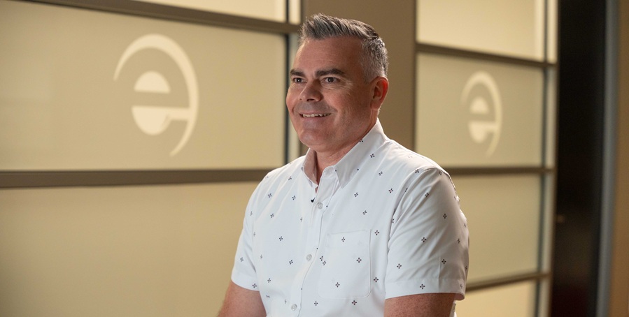 Caucasian man with amazing short graying hair