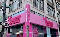Dunkin' x Barbie Dreamhouse Dunkin' x Barbie Dreamhouse