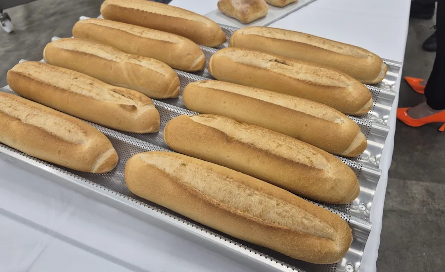 baguettes bread generic