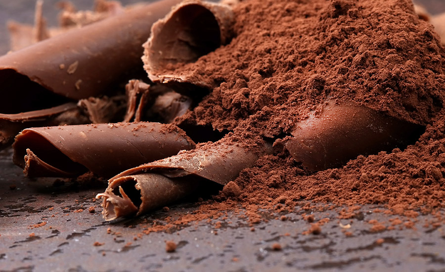 Cocoa powder and chocolate shavings