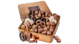 Bonnie & Pop Deluxe Chocolate Gift Set, with chocolate-covered OREOs, Belgian pretzels, and graham crackers