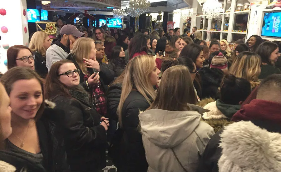Backstreet Boys crowd