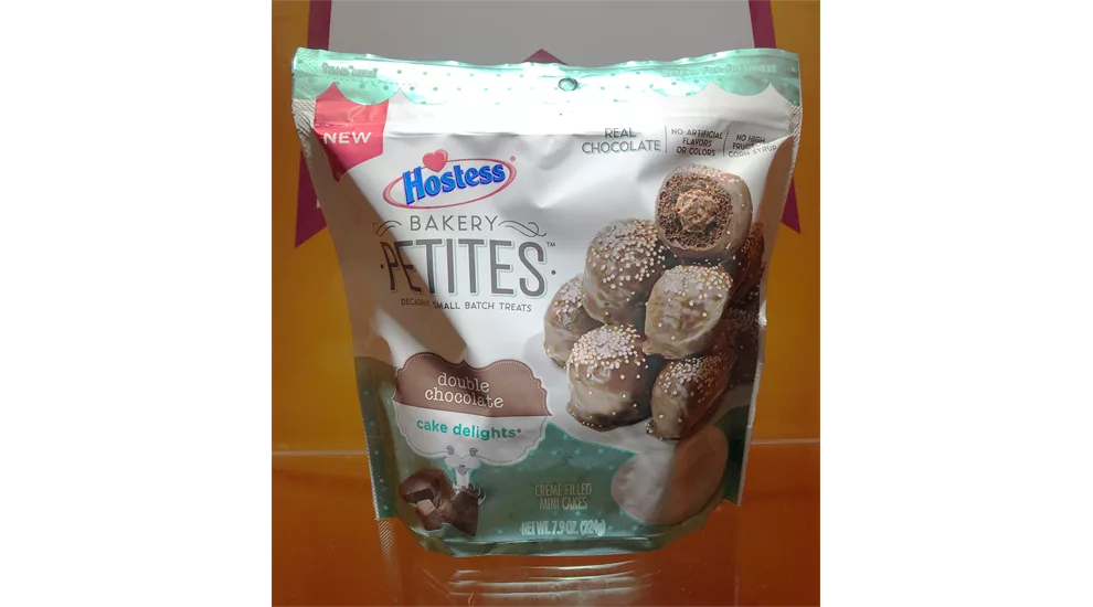 Hostess wins the 2018 Best in Show award for its Bakery Petites Double Chocolate Cake Delights.