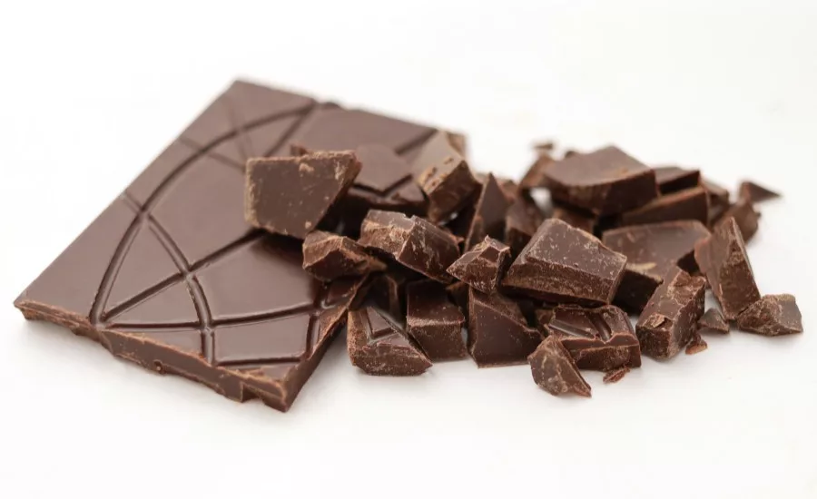Phenolaeis palm fruit chocolate