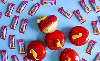 HI-CHEW Strawberry Squeeze doughnut