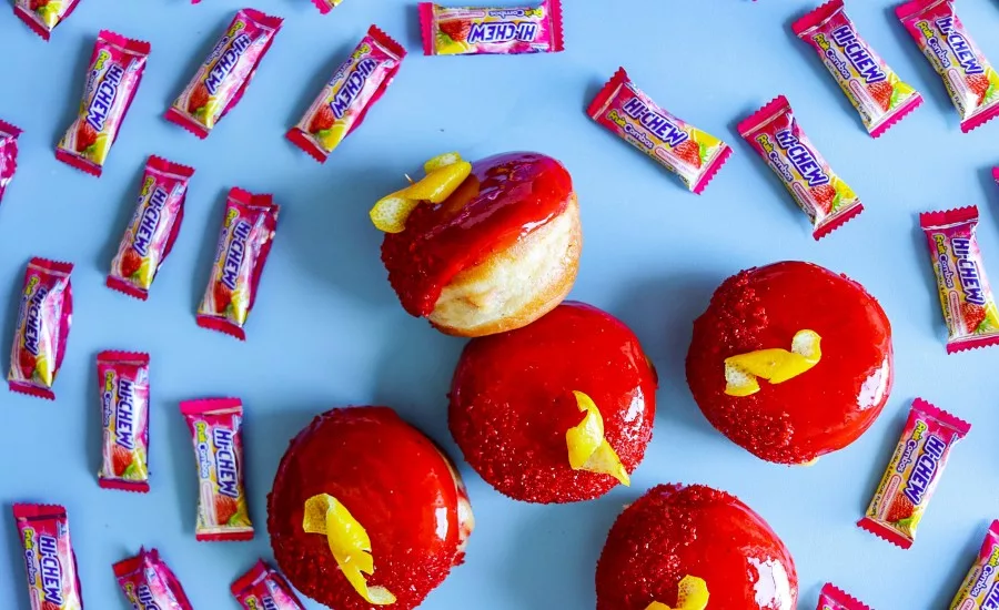 HI-CHEW Strawberry Squeeze doughnut