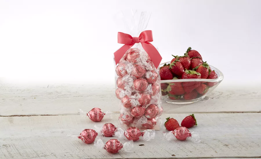 Lindt Strawberry and Creme