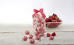 Lindt Strawberry and Creme