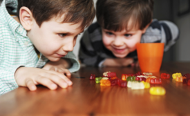 A group of Australian researchers, led by Constantine Gasser, discover that candy consumption is not related to obesity.