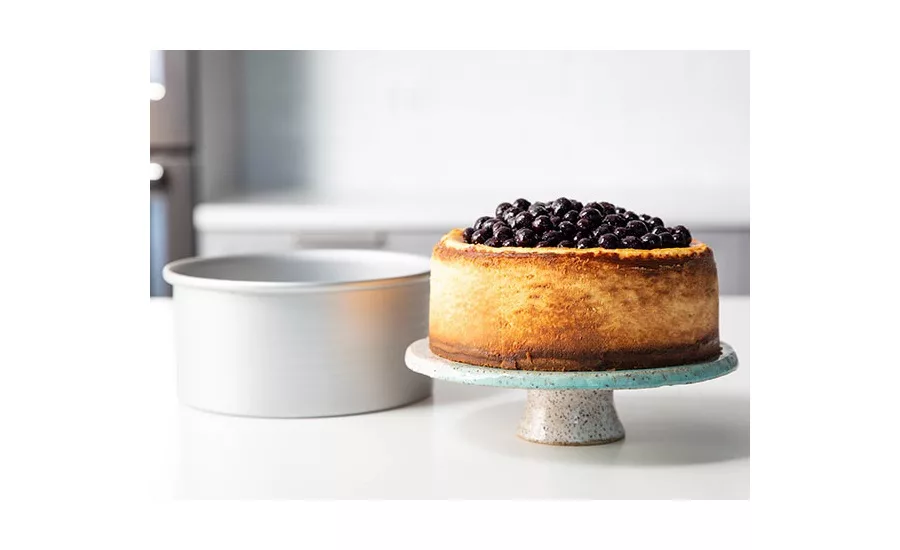 LloydPans Introduces Long Pizza Pan, Tall Cheesecake Pan at Pizza Expo and Artisan Bakery Expo