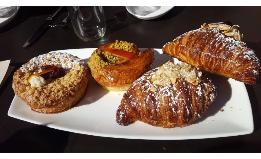 Snacks made with almonds