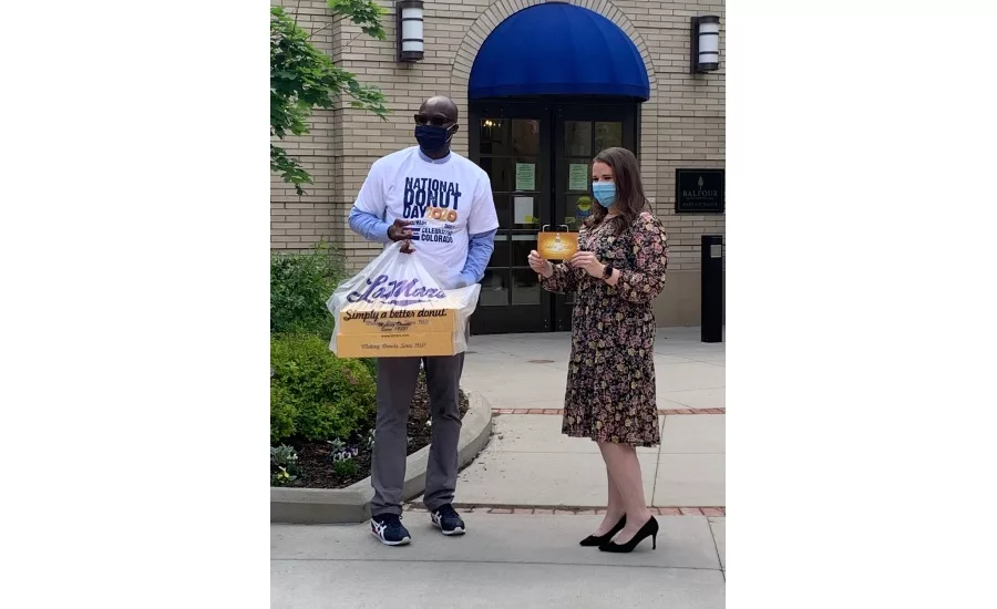 LaMars Donuts celebrates National Donut Day with tributes to essential service award winners