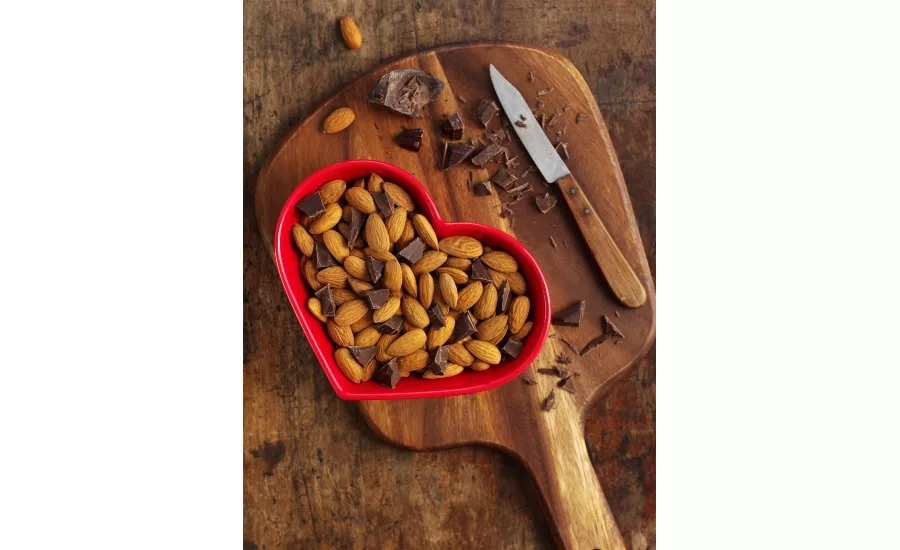 Snacking on almonds improves vascular health