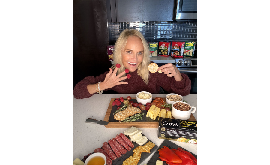 Kelloggs crackers and award-winning actress and singer Kristin Chenoweth spread holiday cheer with Do It Yuleself recipes