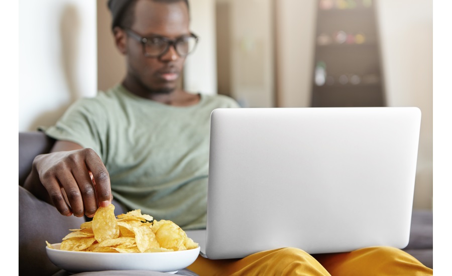 Survey: Mood matters when it comes to snacking and treating ourselves