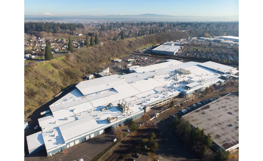 Daimler Trucks North America commits to carbon neutral vehicle production by 2025